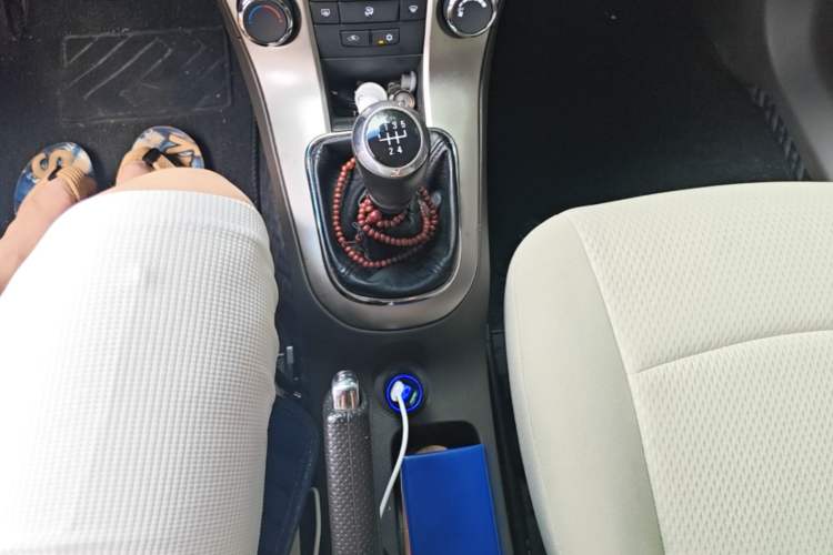 Used Chevrolet Cruze 2015 1.5L Classic SL MT Gear Lever