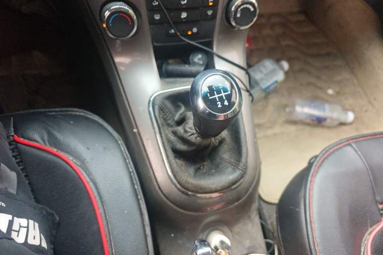 Used Chevrolet Cruze 2015 1.5L Classic SE MT Gear Lever