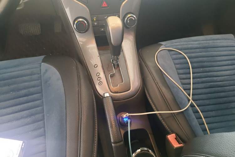 Used Chevrolet Cruze 2015 1.5L Classic SE AT Gear Lever