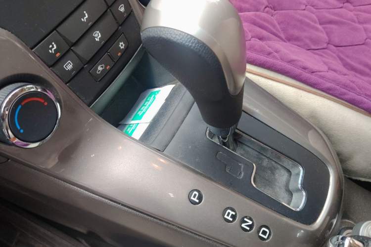 Used Chevrolet Cruze 2015 1.5L Classic SE AT Gear Lever
