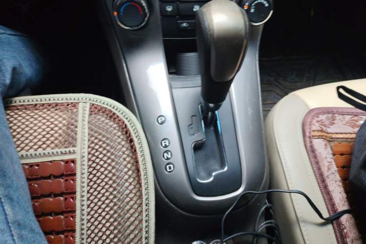 Used Chevrolet Cruze 2015 1.5L Automatic Luxury Edition Gear Lever