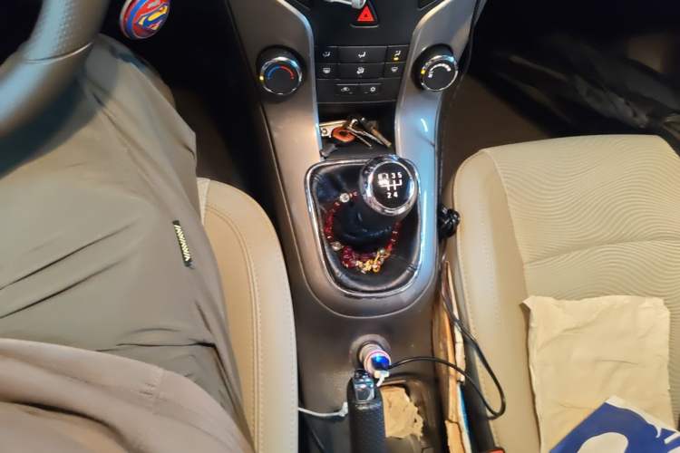 Used Chevrolet Cruze 2015 1.5L Classic SE MT Gear Lever