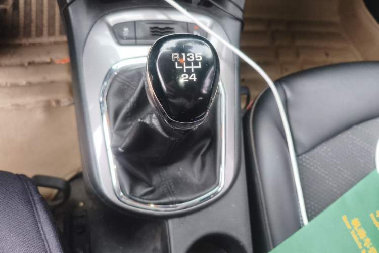Used Chevrolet Cruze 2015 1.5L Manual Elite Edition Gear Lever