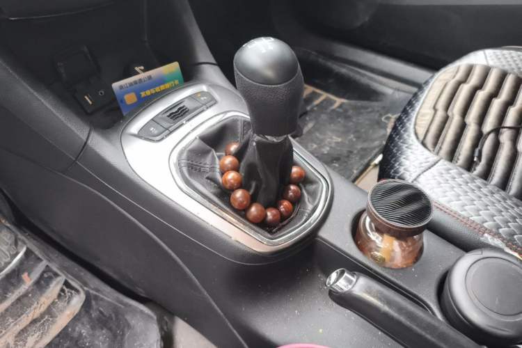 Used Chevrolet Cruze 2015 1.5L Manual Elite Edition Gear Lever