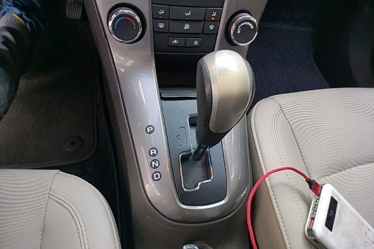 Used Chevrolet Cruze 2015 1.5L Classic SE AT Gear Lever