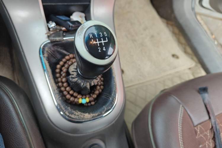Used Chevrolet Cruze 2015 1.5L Classic SL MT Gear Lever