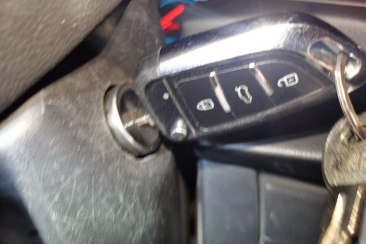 Used Chevrolet Cruze 2015 1.4T Manual Elite Edition Gear Lever