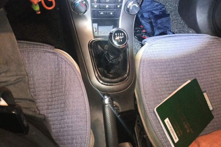 Used Chevrolet Cruze 2015 1.5L Classic SE MT Gear Lever