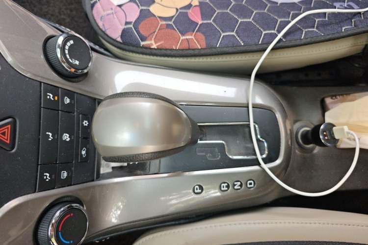 Used Chevrolet Cruze 2015 1.5L Classic SE AT Gear Lever