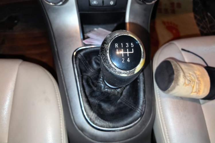 Used Chevrolet Cruze 2015 1.5L Classic SL MT Gear Lever
