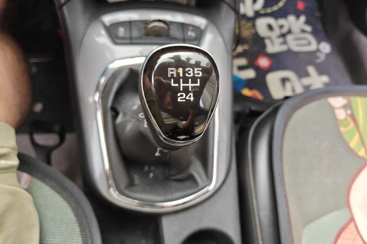 Used Chevrolet Cruze 2015 1.5L Manual Elite Edition Gear Lever