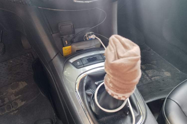 Used Chevrolet Cruze 2015 1.5L Manual Elite Edition Gear Lever