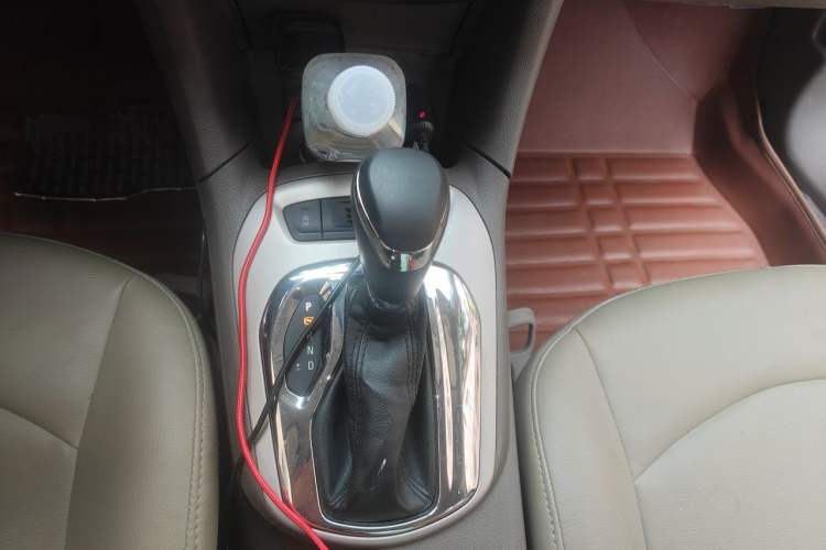 Used Chevrolet Cruze 2015 1.5L Automatic Fashion Navigation Edition Gear Lever