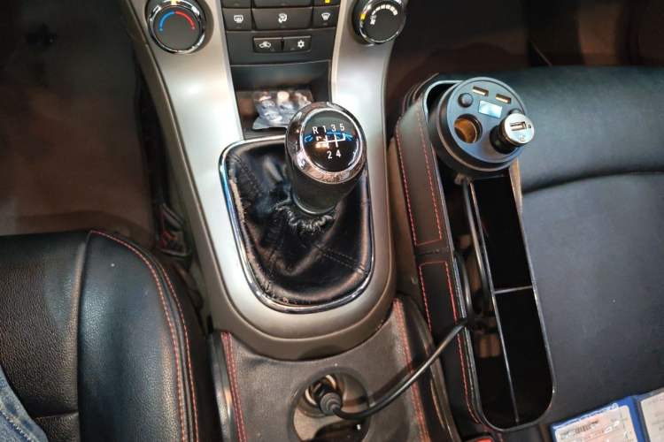 Used Chevrolet Cruze 2015 1.5L Classic SL MT Gear Lever