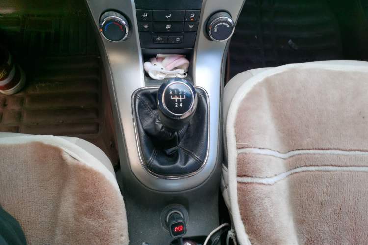 Used Chevrolet Cruze 2015 1.5L Classic SL MT Gear Lever