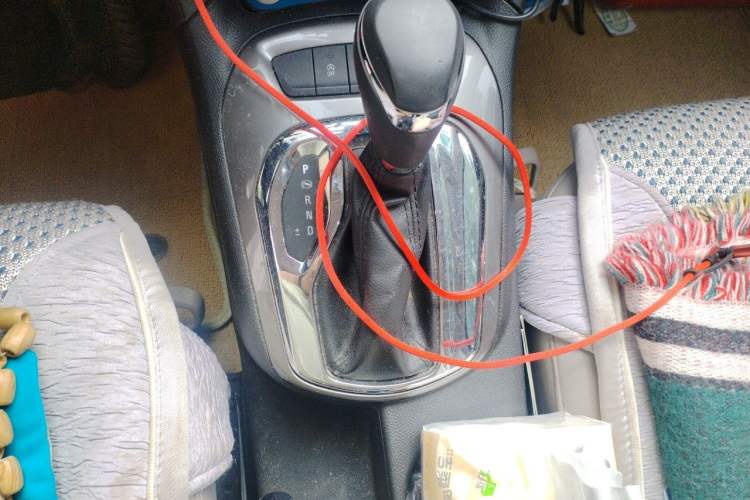 Used Chevrolet Cruze 2015 1.5L Automatic Luxury Edition Gear Lever