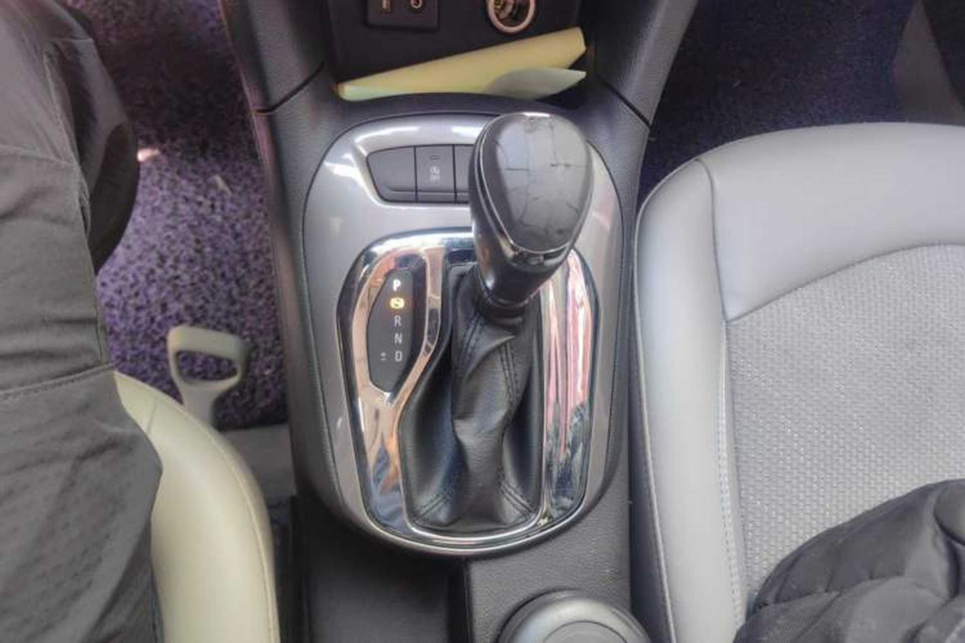 Used Chevrolet Cruze 2015 1.5L Automatic Luxury Edition Gear Lever