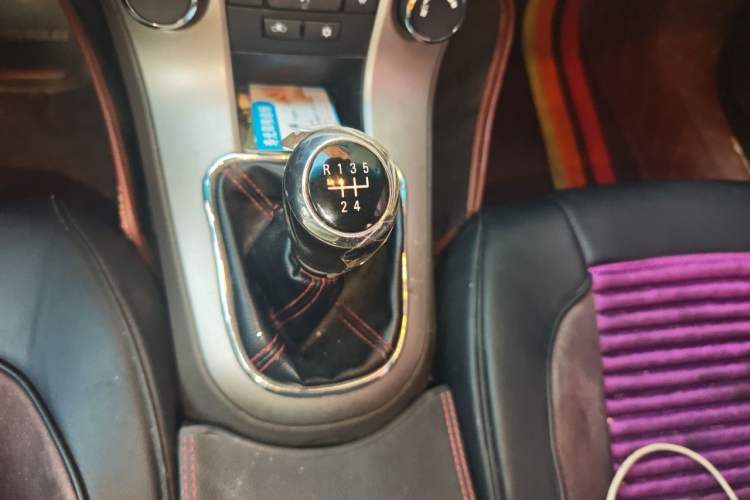 Used Chevrolet Cruze 2015 1.5L Classic SL MT Gear Lever