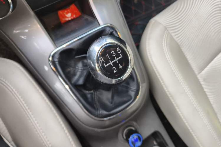 Used Chevrolet Cruze 2015 1.5L Classic SE MT Gear Lever