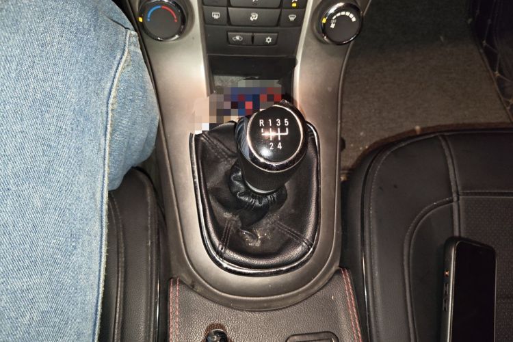 Used Chevrolet Cruze 2015 1.5L Classic SL MT Gear Lever