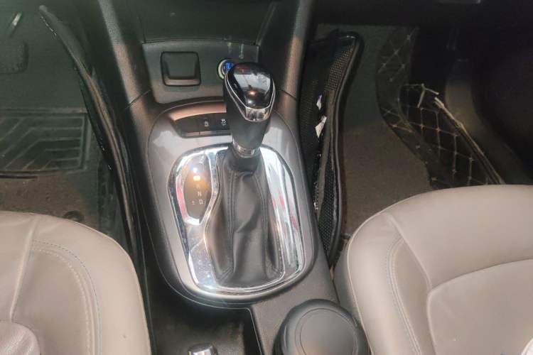 Used Chevrolet Cruze 2015 1.4T DCG Luxury Edition Gear Lever