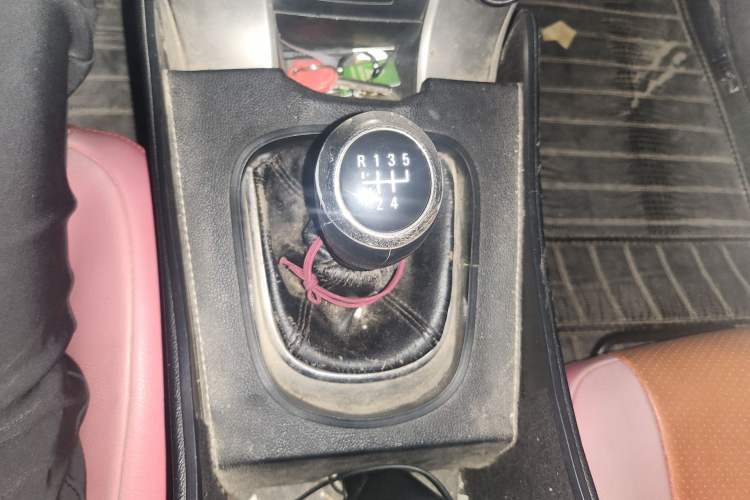 Used Chevrolet Cruze 2015 1.5L Classic SL MT Gear Lever