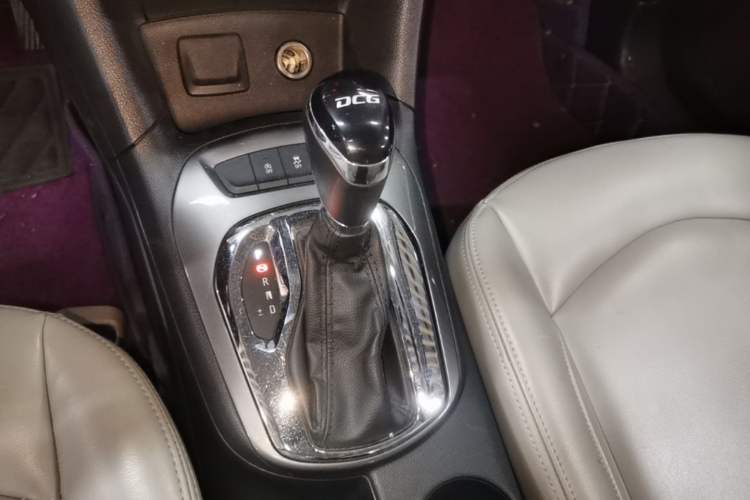 Used Chevrolet Cruze 2015 1.5L Automatic Luxury Edition Gear Lever