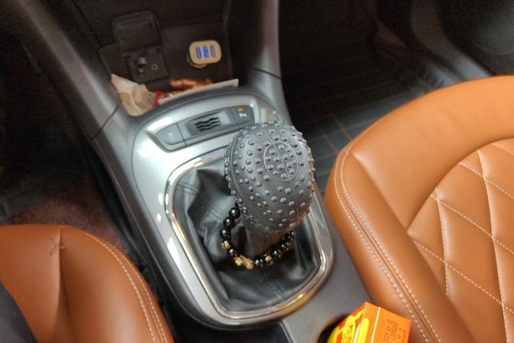 Used Chevrolet Cruze 2015 1.5L Manual Elite Edition Gear Lever