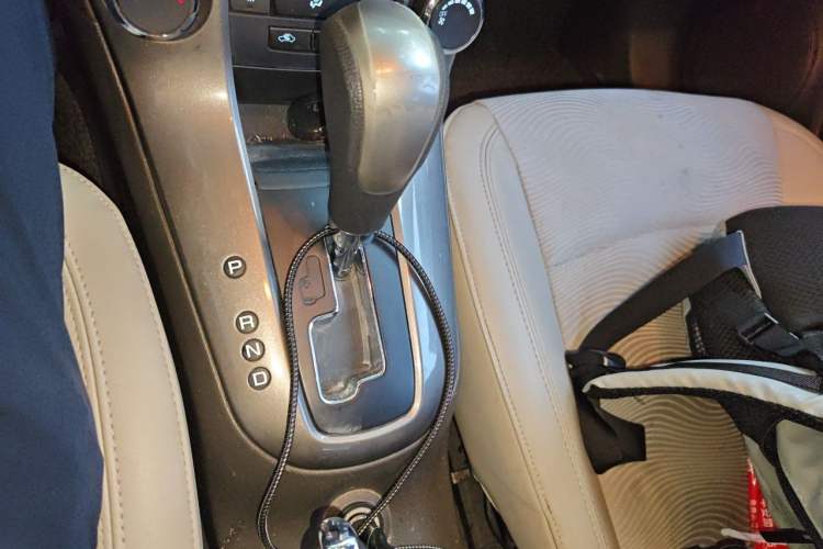 Used Chevrolet Cruze 2015 1.5L Classic SE AT Gear Lever