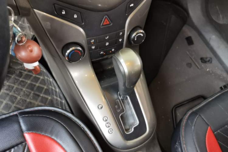 Used Chevrolet Cruze 2015 1.5L Classic SE AT Gear Lever