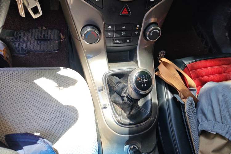 Used Chevrolet Cruze 2015 1.5L Classic SE MT Gear Lever