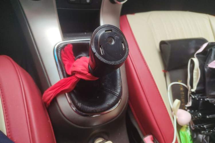 Used Chevrolet Cruze 2015 1.5L Classic SL MT Gear Lever