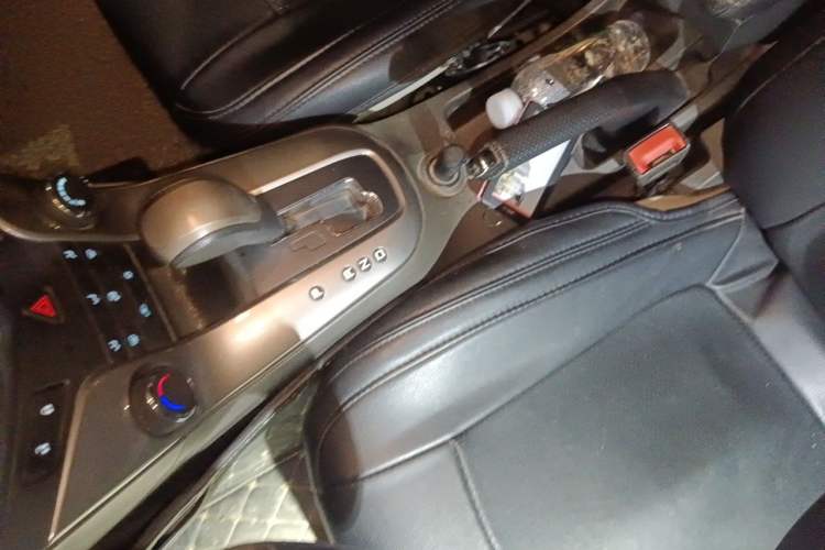Used Chevrolet Cruze 2015 1.5L Classic SE AT Gear Lever