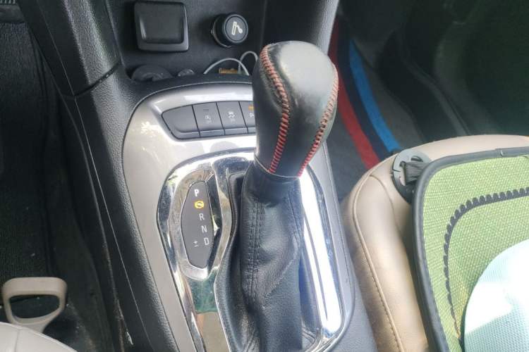 Used Chevrolet Cruze 2015 1.5L Automatic Luxury Edition Gear Lever