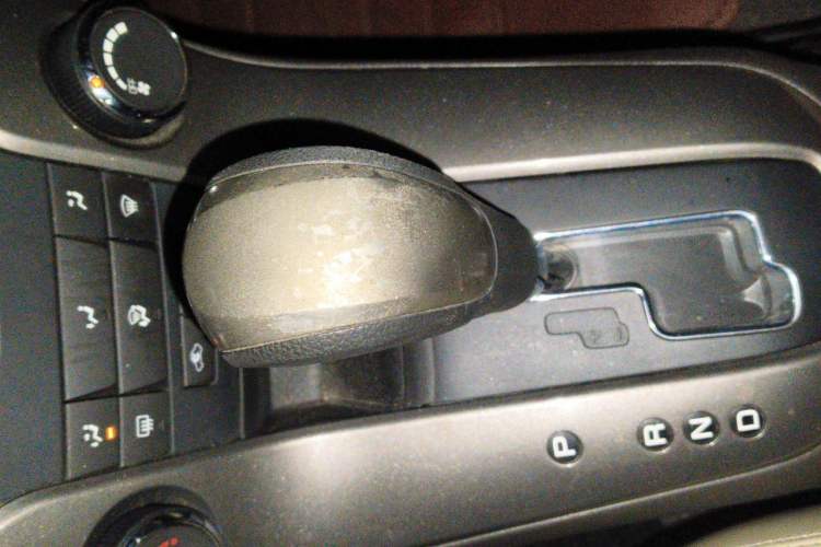 Used Chevrolet Cruze 2015 1.5L Classic SE AT Gear Lever