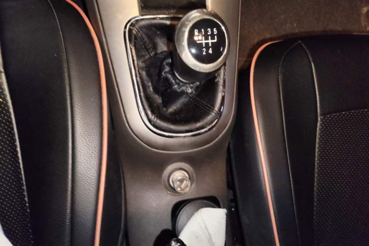 Used Chevrolet Cruze 2015 1.5L Classic SL MT Gear Lever