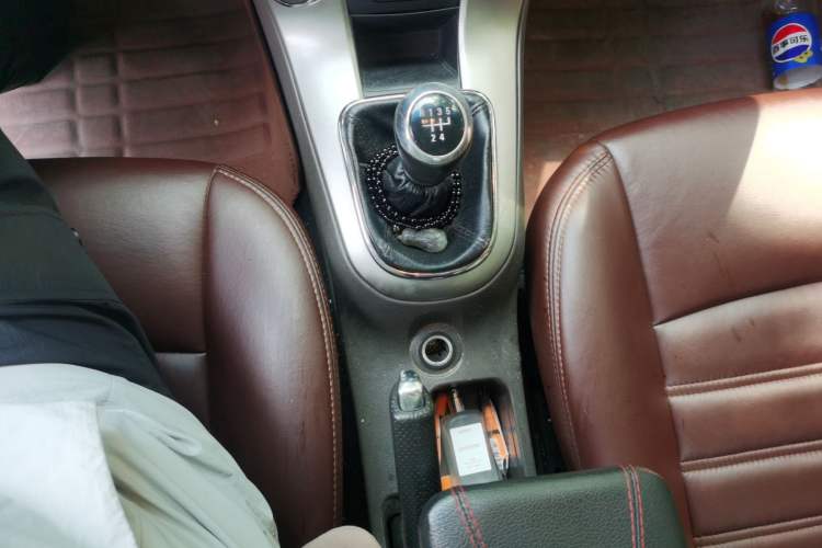 Used Chevrolet Cruze 2015 1.5L Classic SL MT Gear Lever