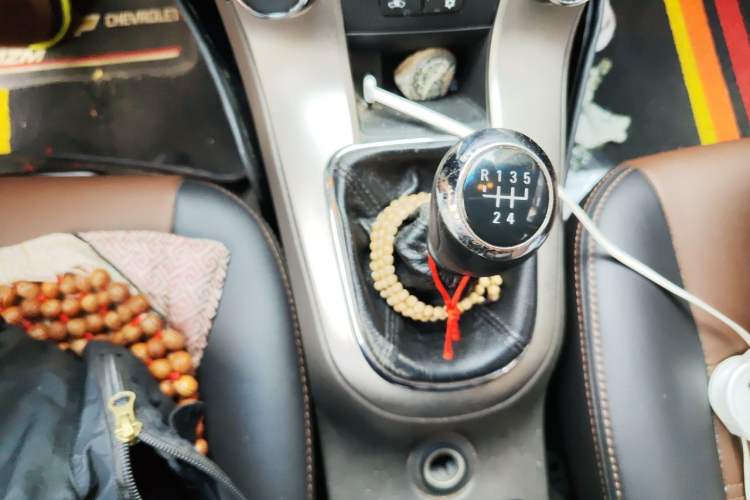 Used Chevrolet Cruze 2015 1.5L Classic SL MT Gear Lever