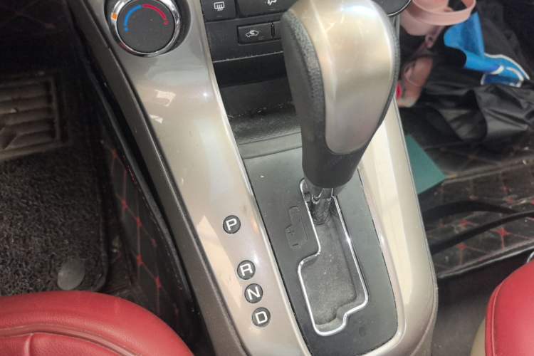 Used Chevrolet Cruze 2015 1.5L Classic SE AT Gear Lever