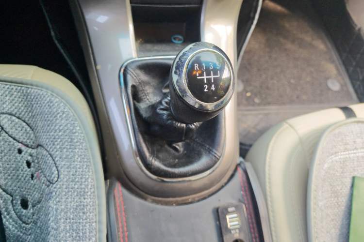 Used Chevrolet Cruze 2015 1.5L Classic SE MT Gear Lever