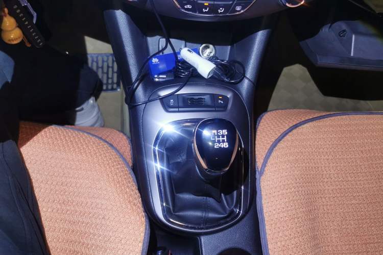 Used Chevrolet Cruze 2015 1.4T Manual Elite Edition Gear Lever