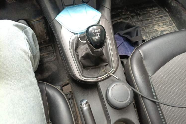 Used Chevrolet Cruze 2015 1.5L Manual Elite Edition Gear Lever