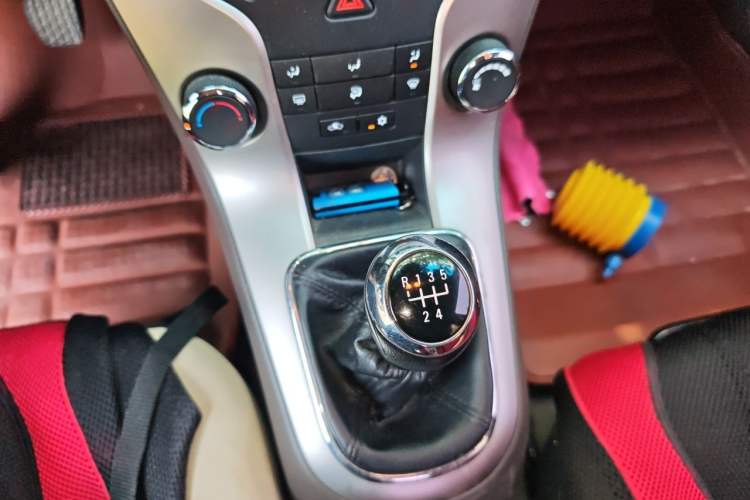 Used Chevrolet Cruze 2015 1.5L Classic SL MT Gear Lever