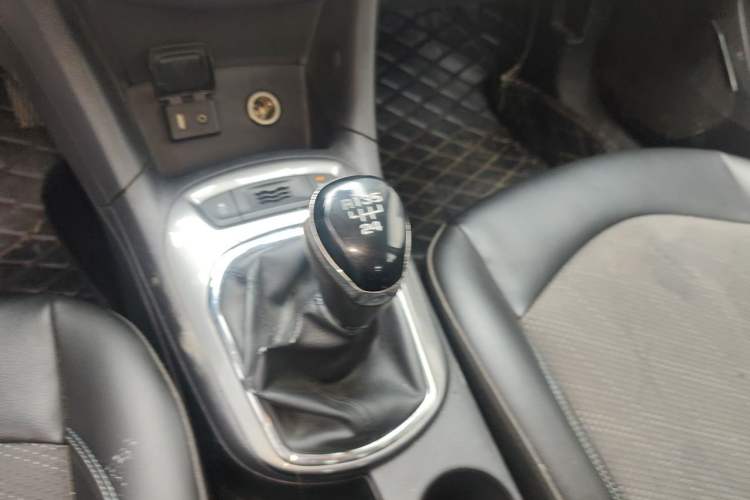 Used Chevrolet Cruze 2015 1.5L Manual Elite Edition Gear Lever