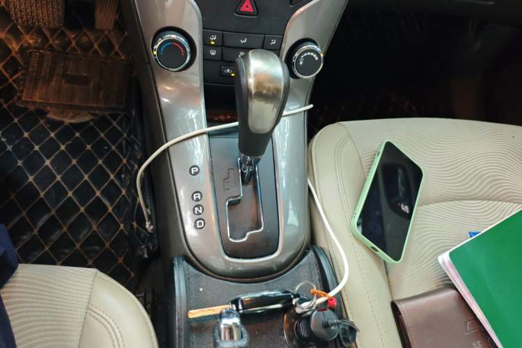 Used Chevrolet Cruze 2015 1.5L Classic SE AT Gear Lever