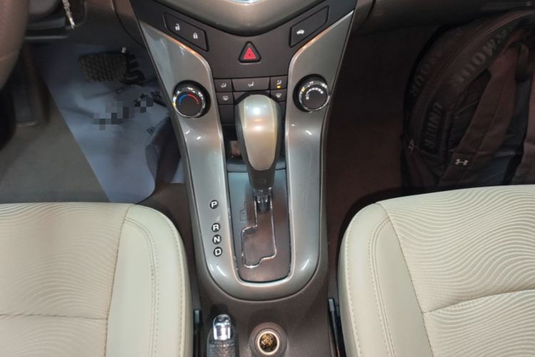 Used Chevrolet Cruze 2015 1.5L Classic SE AT Gear Lever