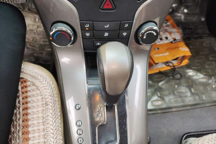 Used Chevrolet Cruze 2015 1.5L Classic SE AT Gear Lever