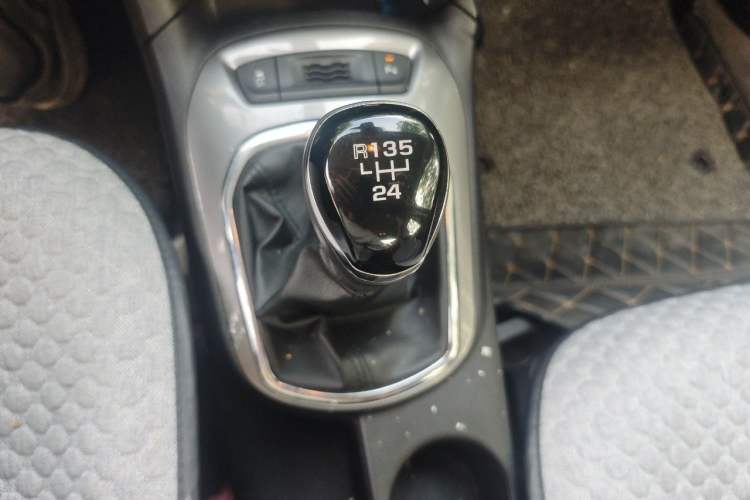 Used Chevrolet Cruze 2015 1.5L Manual Elite Edition Gear Lever