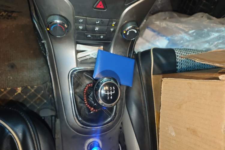 Used Chevrolet Cruze 2015 1.5L Classic SE MT Gear Lever