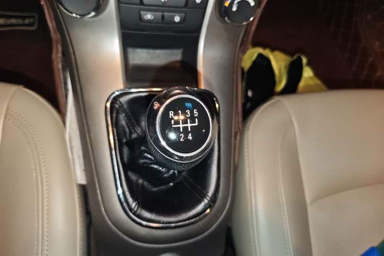 Used Chevrolet Cruze 2015 1.5L Classic SL MT Gear Lever